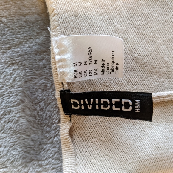 H&M PONCHO - Picture 2 of 5